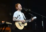 « Rest in Peace » : une fausse chanson d’Ed Sheeran en hommage à Charlie Kirk circule sur les réseaux sociaux