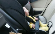 Oubliée dans une voitures surchauffée, une fillette de 20 mois décède en Allemagne