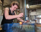 « Une vitrine du savoir-faire français » : en Franche-Comté, la plus ancienne verrerie du pays fête ses 550 ans