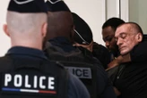 « Cette affaire concerne du porno politique » : l‘artiste russe Piotr Pavlenski expulsé de la salle d’audience à l’ouverture du procès de Mimi Marchand