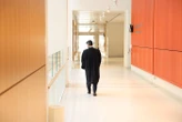 « J’aurais préféré donner cet argent à mon petit-fils » : une conseillère municipale condamnée pour avoir abusé d’un homme de 98 ans