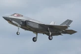 Après cinq semaines d’immobilisation et de moqueries, le chasseur F-35 britannique coincé en Inde s’apprête à repartir