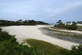 Dans le Finistère, la plage de Penfoul à Landunvez, à demi fermée pour cause de pollution à l’E. coli : la faute à qui ?