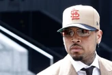 Le chanteur américain Chris Brown plaide coupable pour une rixe en boîte de nuit en 2023