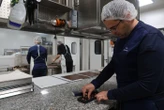 « C’est un peu le graal » : un artisan de l’Oise et du Val-d’Oise sacré par le Michelin des chocolatiers