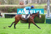 Arrivée du quinté du dimanche 23 mars à Auteuil : Johnny Roque rentre et gagne