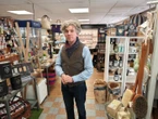 « Les clients achètent depuis leur canapé sans réaliser que ça vide les centres-villes » : à Limoges, la fermeture d’une droguerie historique