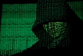 Cyberattaques : deux hackers de 22 et 15 ans mis en examen, soupçonnés d’avoir volé des dizaines de millions de données