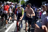 Tour de France : cuissard déchiré, fesse ensanglantée… les images impressionnantes de Louis Barré à l’arrivée
