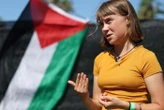 « Imaginez ce qu’ils peuvent faire aux Palestiniens » : coups, menaces, moqueries, Greta Thunberg raconte son éprouvante détention en Israël