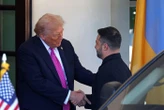 Un haut responsable ukrainien affirme que Trump a fait pression sur Zelensky pour céder le Donbass à la Russie