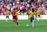 Né dans un camp de réfugiés, passé par la France… Qui est Mohamed Touré, l’attaquant de l’Australie à la Coupe du monde ?
