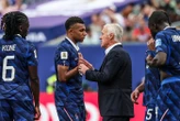 « Vous n’êtes pas seuls » : le message de soutien de Kylian Mbappé à Didier Deschamps, endeuillé par le décès de sa mère