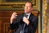 Tour de France 2025 : Christian Prudhomme va jouer dans la série « Un si grand soleil »