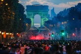 Nuit de célébrations du PSG : un policier braque un automobiliste à Paris, il est écroué