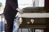 « Je suis vivant » : sa mère se trompe à la morgue et le déclare mort, il débarque à sa propre veillée funèbre en Argentine