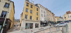 Pontoise : la façade menace de tomber, un immeuble de la place du Grand Martroy sous arrêté de péril