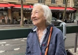 « Je me suis retrouvée en enfance » : l’émouvant témoignage de Mamie Mireille, protégée par les supporters du PSG dans les rues de Paris