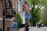 Le gouvernement américain va mettre fin à tous ses contrats avec Harvard, nouvelle mesure de Trump pour faire plier l’université
