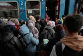 « Phase de migration accrue » : les arrivées des jeunes hommes ukrainiens, enfin autorisés à quitter le pays, explosent en Allemagne