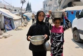 Gaza : Londres veut larguer de l’aide humanitaire et évacuer des enfants ayant besoin d’une aide médicale