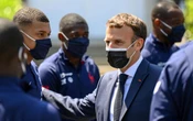 «C’est important que Mbappé reste pour le PSG et le championnat de France», affirme Emmanuel Macron