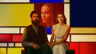 « L’Évaluation » sur Prime Video : une dystopie glaciale avec Elizabeth Olsen et Alicia Vikander