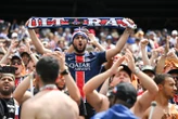 « On dort peu, on chante beaucoup » : avec 2 000 fans bouillants, le PSG a remporté le match des tribunes