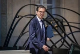 « Si c’est un joli bermuda bien coupé... » : une tenue légère au bureau en pleine canicule ? Le ministre du Travail approuve