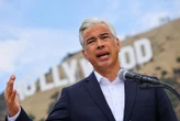 « Des prix supérieurs, une qualité moindre » : pourquoi 12 États américains s’opposent au rachat de Warner par Paramount