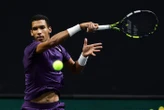 « Les balles sont nulles » : Félix Auger-Aliassime remonté malgré sa victoire au premier tour du Rolex Paris Masters