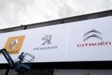 Voitures trop chères : les patrons de Renault et Stellantis veulent une simplification drastique des réglementations