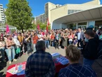 « C’est vraiment violent » : ultime rassemblement devant l’Auchan Nord de Clermont-Ferrand avant sa disparition