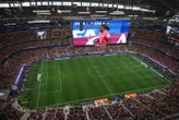 France-Espagne : toit rétractable, climatisation, écran géant… À Dallas, les Bleus vont découvrir l’un des plus grands stades des États-Unis