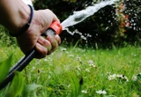 Arrosage interdit, piscines limitées... face à la sécheresse, les restrictions d’eau se durcissent dans les Yvelines
