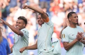 « C’est pas les vacances encore ! » : joie dans le vestiaire et retour à l’hôtel, les belles images des Bleus qualifiés pour les demi-finales
