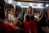 Guerre en Ukraine : « les ténèbres ressortent », quand les soldats « oublient » l’horreur du front dans un club strip-tease
