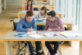 Handicap à l’université : « L’étudiant se sent plus inclus si l’enseignement est pensé dès le début pour lui permettre d’y accéder »