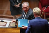 Budget : François Bayrou propose de « nouvelles négociations aux partenaires sociaux sur l’assurance chômage »