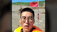VIDÉO. Un homme débarque par bateau sur une plage de Taïwan pour y planter un drapeau chinois