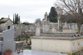 « Il y allait tous les jours depuis plusieurs années » : en pleine canicule, un homme de 90 ans succombe sur la tombe de sa femme