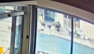 « J’ai tremblé comme une feuille » : pourchassé par des chiens, un sanglier éclate la vitrine d’une boulangerie devant les clients