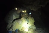 « Ne pleure pas, tout va bien » : le moment où les mineurs, bloqués depuis plus des jours au Laos, découvrent leurs sauveteurs