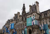 Paris : des cuves d’essence débordent près de l’Hôtel de Ville, polluent les sols et incommodent les employés