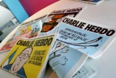 Charlie Hebdo porte plainte pour de fausses Unes pro-Poutine du journal satirique