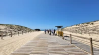 Lège-Cap-Ferret : face aux bouchons du bassin d’Arcachon, un rallye en auto-stop pour promouvoir le covoiturage