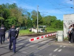 « Cela a fait un bruit terrible » : une voiture percutée par un train au passage à niveau d’Osny