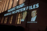Des photos révèlent que Jeffrey Epstein a assisté au mariage de Donald Trump en 1993