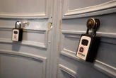 Appartement loué sur Airbnb pendant un stage : une étudiante parisienne renvoyée devant la justice