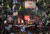 « L’ange de la mort Netanyahou continue de sacrifier les otages » : des milliers de manifestants réclament la libération des prisonniers du Hamas